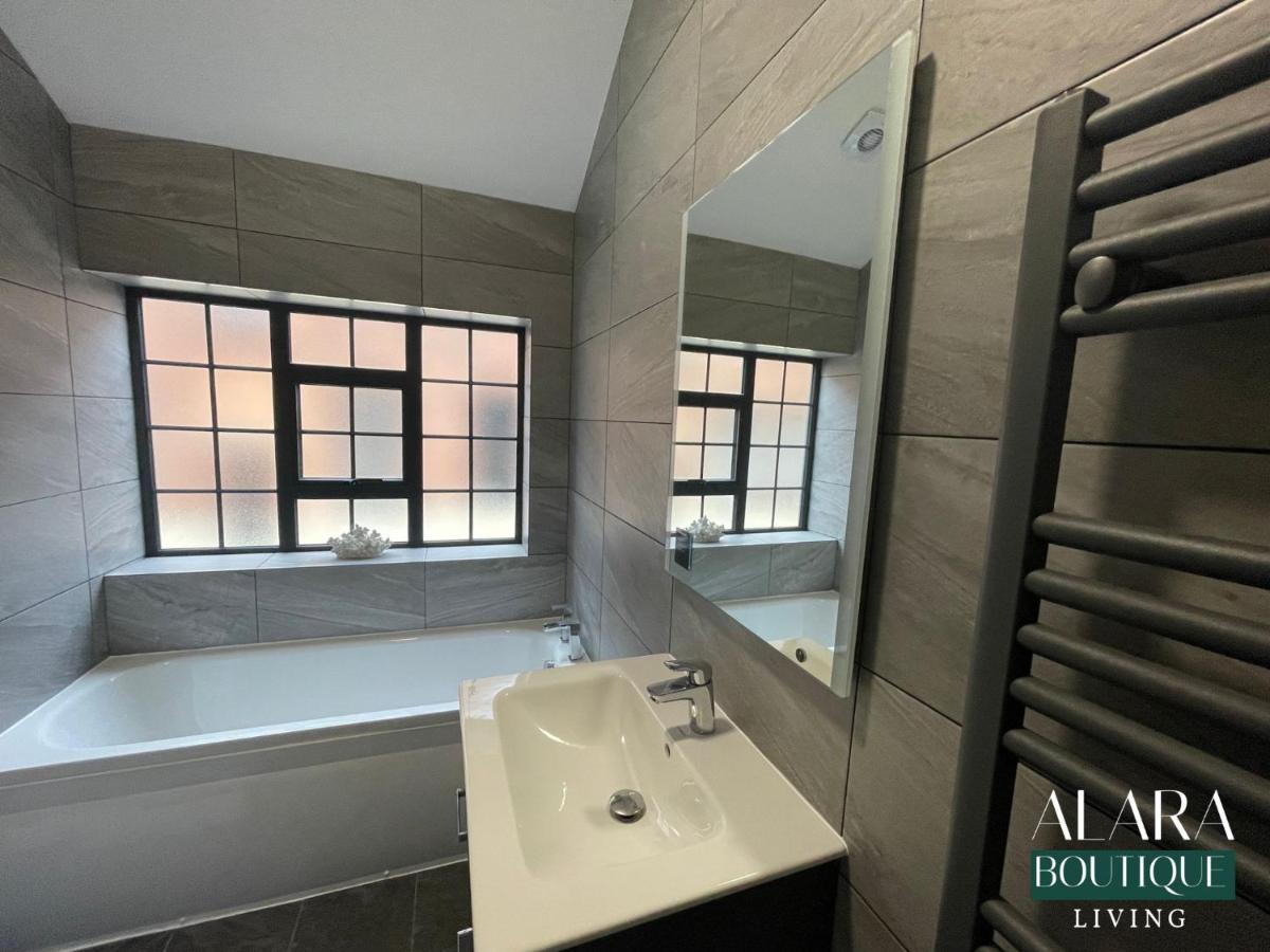 3 Floor Townhouse Luxury Living Alara Boutique Apartment Birmingham Ngoại thất bức ảnh
